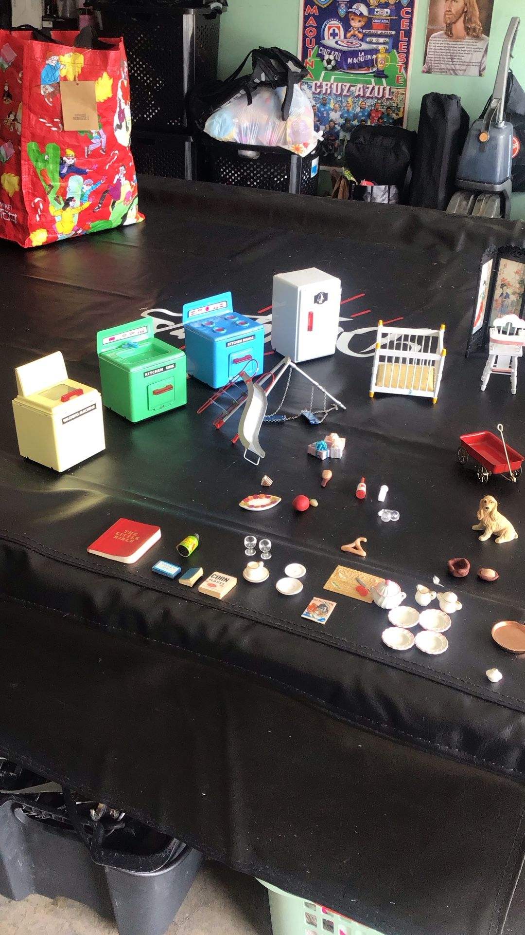 Vintage Doll House Furniture And Dolls From The 40 50s