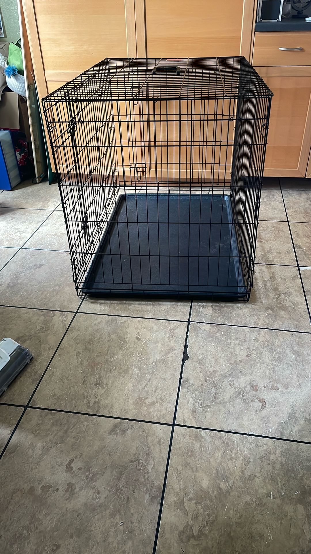 Metal Dog Crate With Plastic Tray, 42"