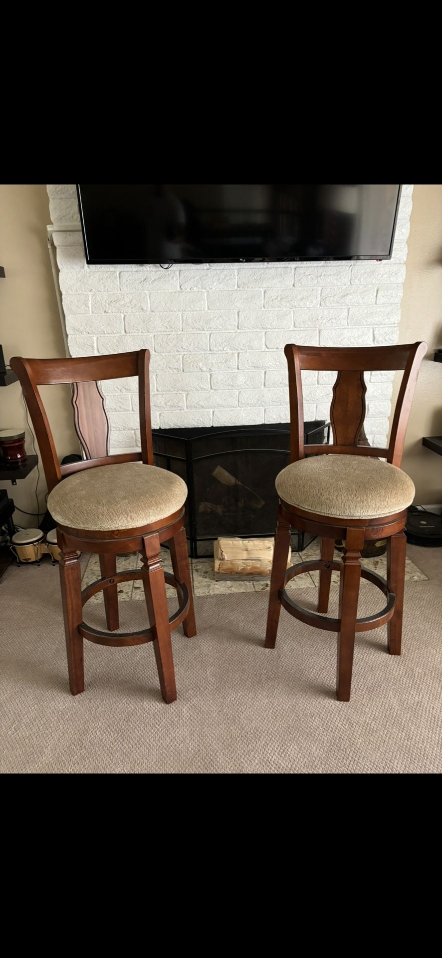 2 Barstools