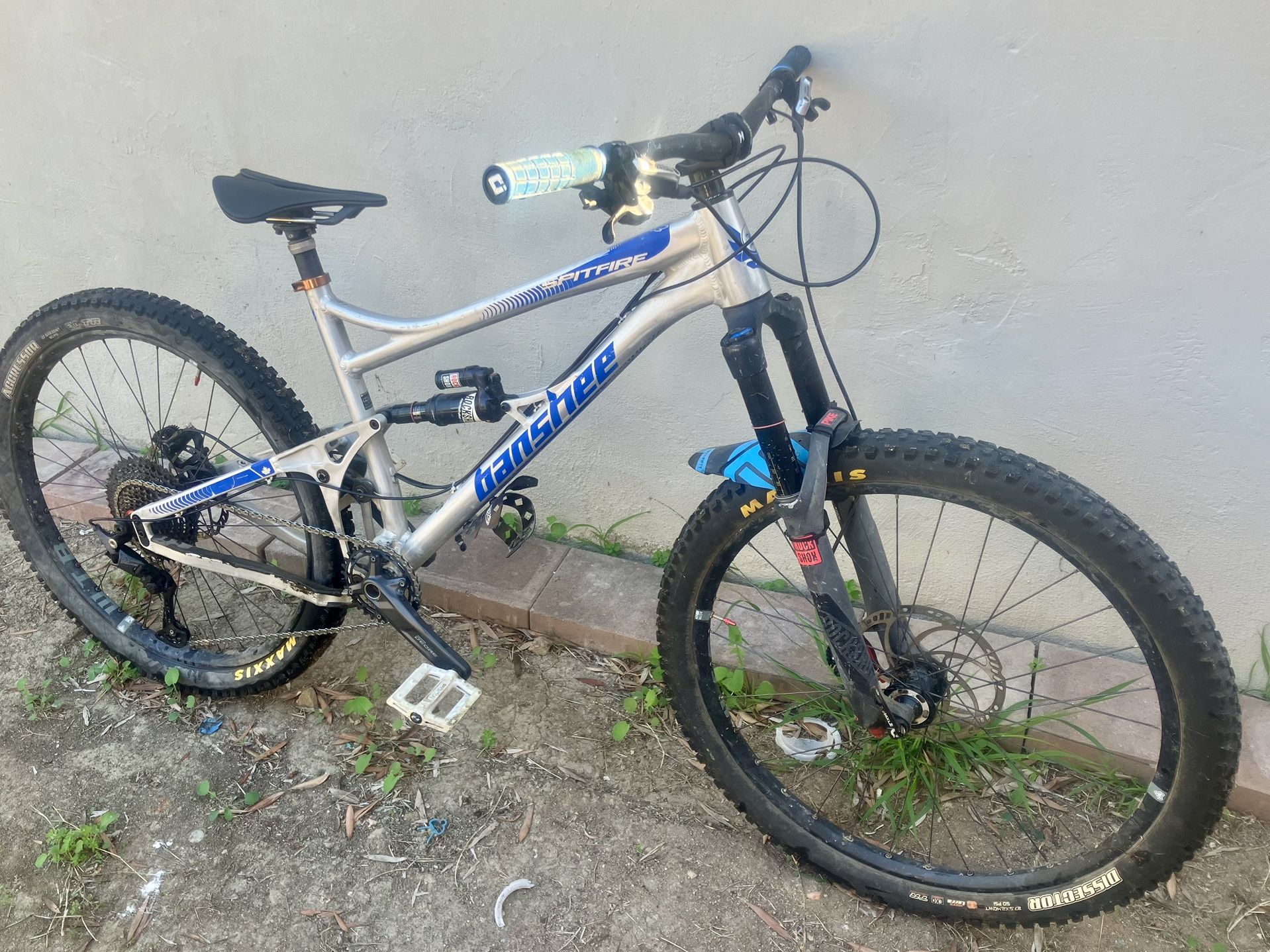 2017 Banshee Spitfire 27.5” size Large