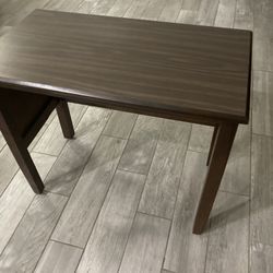 Free  End Table. Solid 