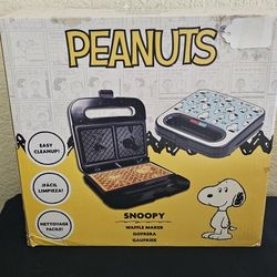 Peanuts Snoopy/Woodstock Double-Square Waffle Maker - NIB Retails for $49. Christmas gift, never used.

Pickup in South Grand Prairie 