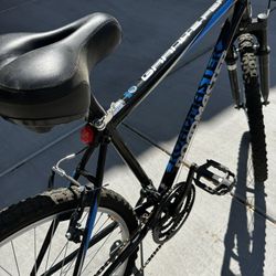 Roadmaster Granite Peak Men's Mountain Bike, 26" wheels, Black/Blue