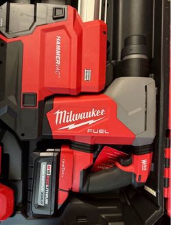 M18 FUEL 18V Lithium-Ion Brushless 1-1/8 in. Cordless SDS-Plus Rotary Hammer/Dust Extractor Kit, Two 6.0Ah Batteries