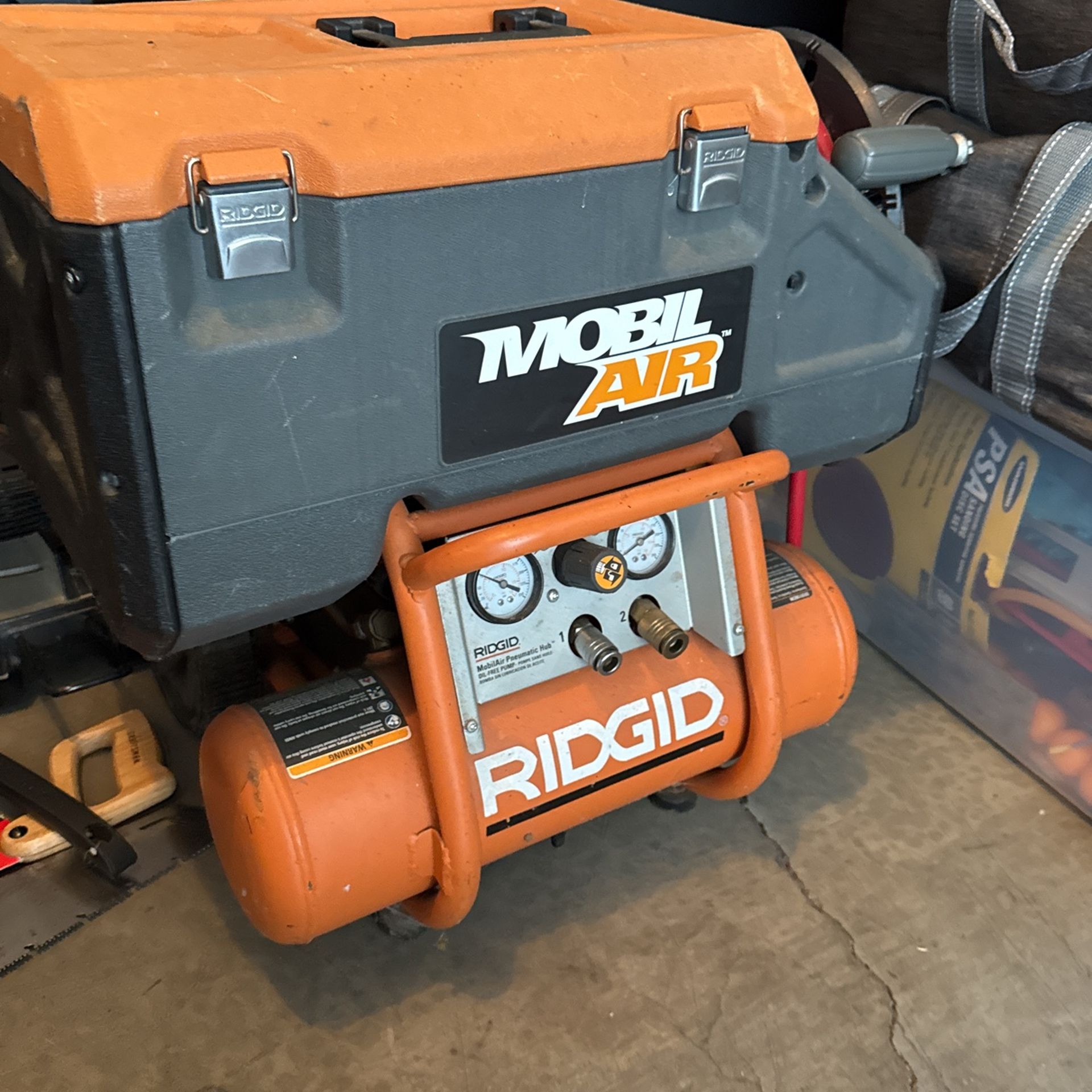 Rigid 2.5 Gallon Portable Air Compressor With Brad Nailer 2pcs