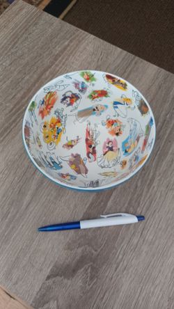 Disney bowl w characters