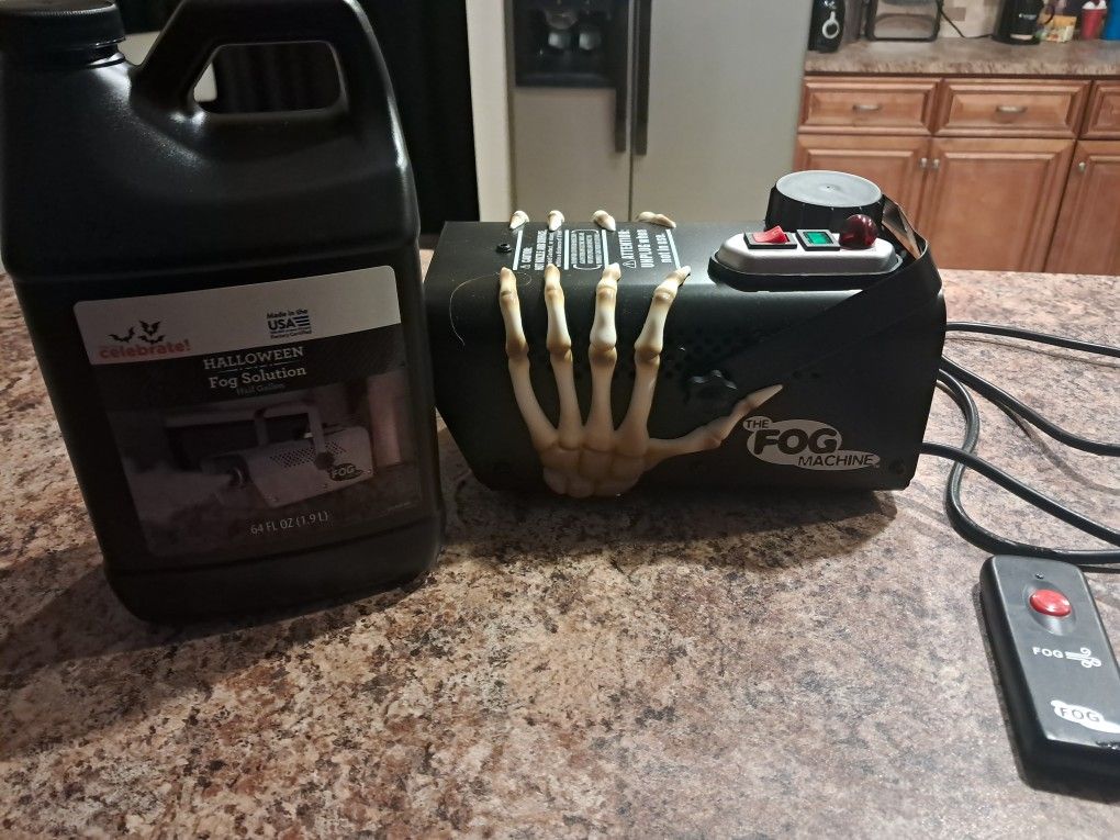 Halloween FOG Machine w/ Remote