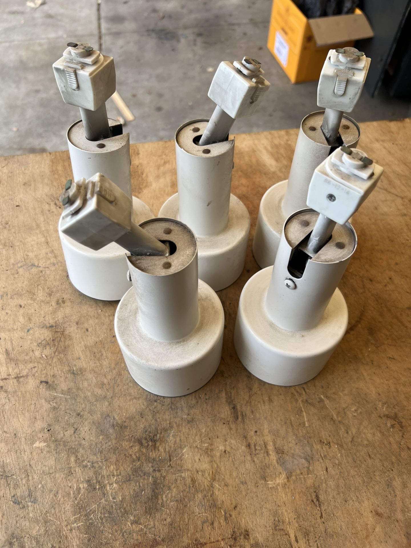 Canister Tract Lights