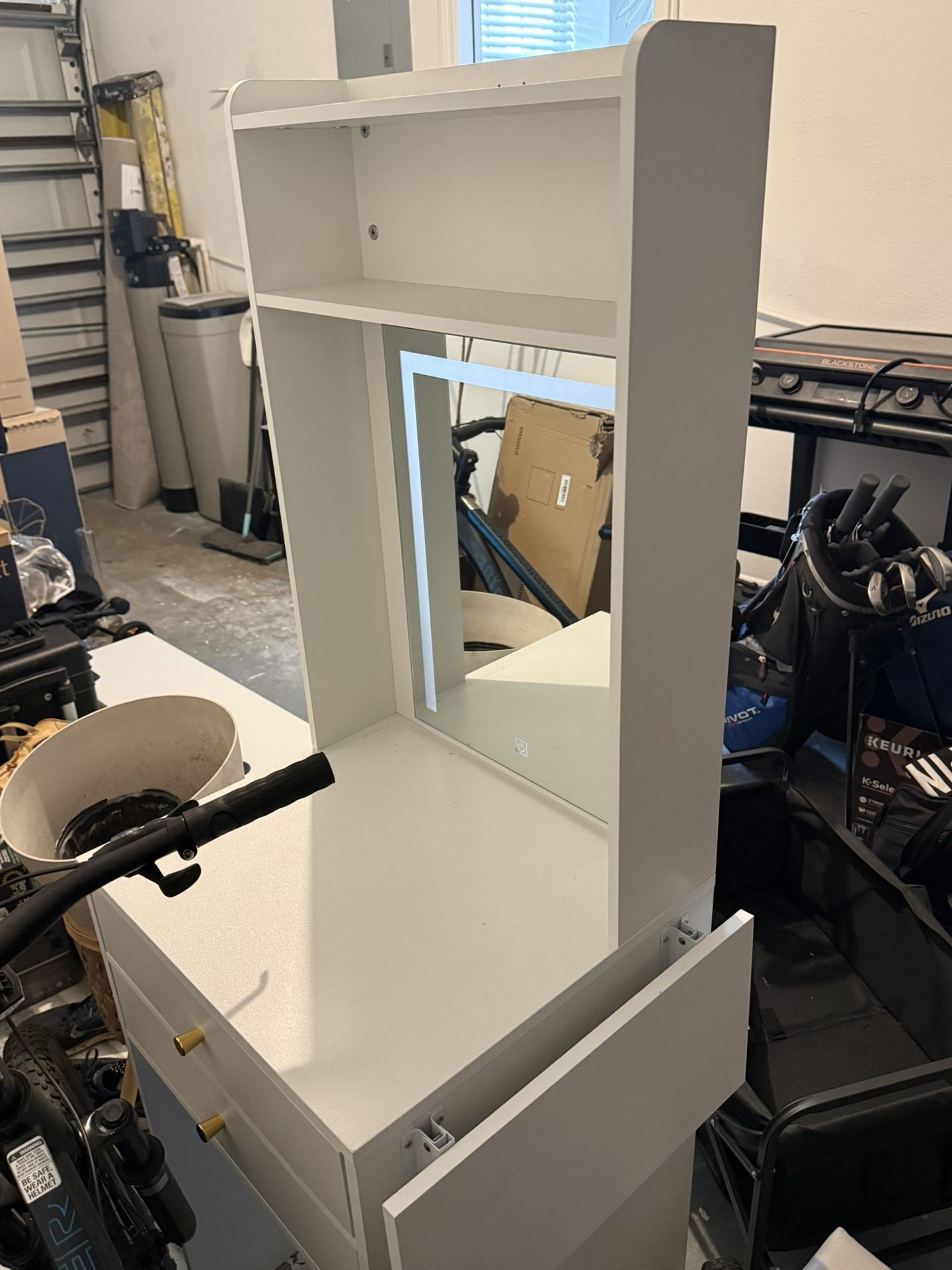 White desk/makeup Vanity (never Used)