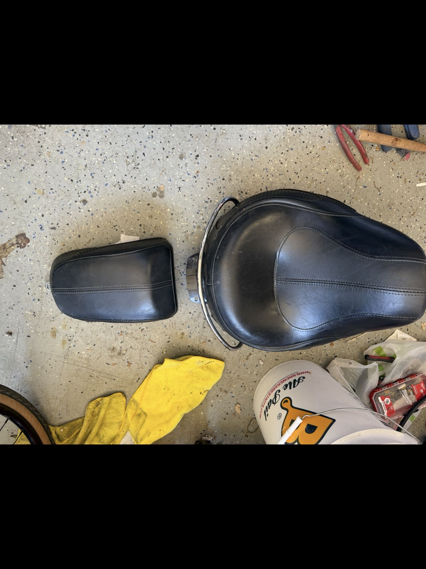 Harley-Davidson two-piece motorcycle seat In Real good Shape
