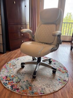 MOVING SALE - white ergonomic desk chair - MUST PICK UP BY 11/13