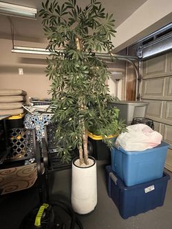 Artificial olive tree
