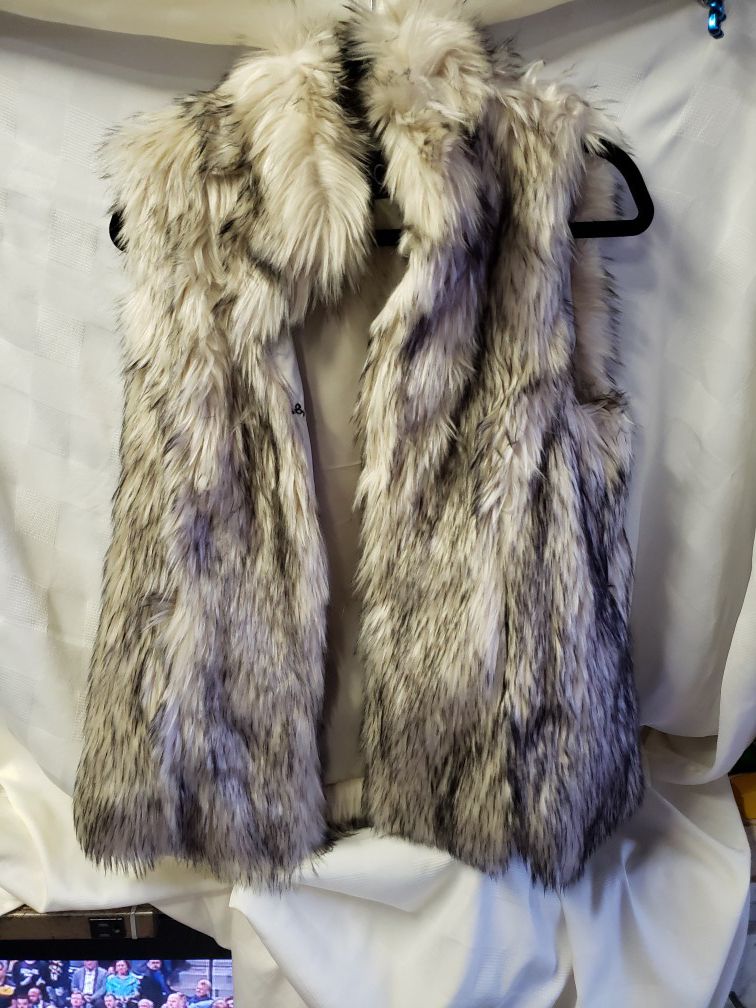 TCEC Faux Fur Vest - size Large