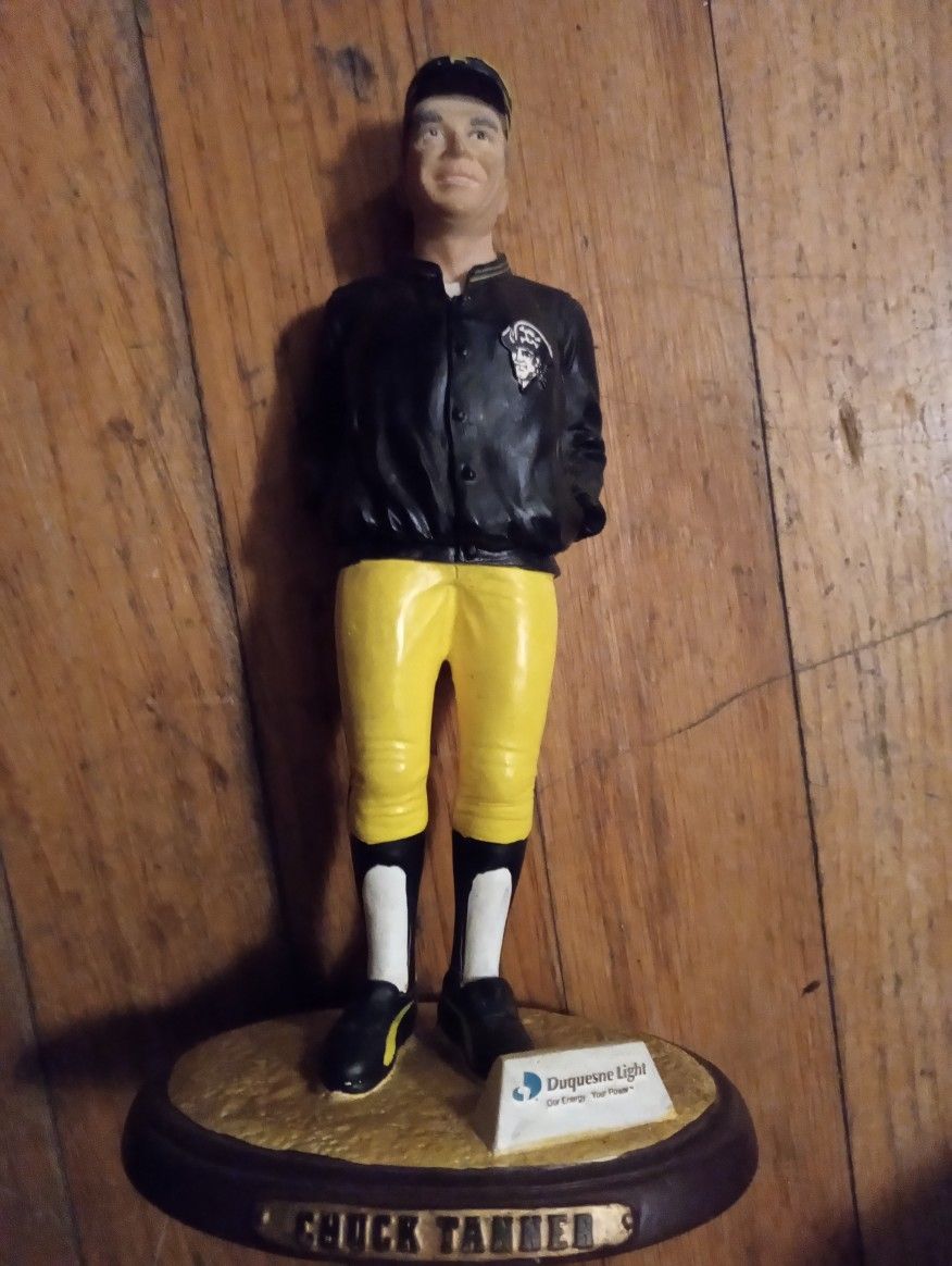 MLB Chuck Tanner Statue