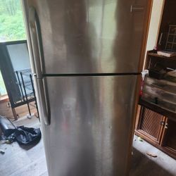 Frigidaire Refrigerator 