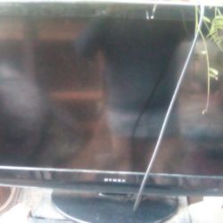 32 Like New Dynex Tv Like New 