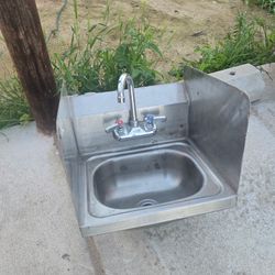 Small commercial sink