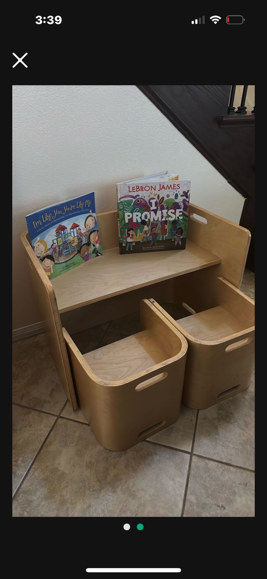 Toddler desk And Chairs 