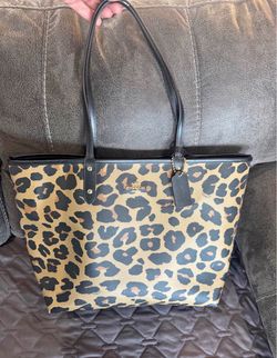 Coach Leopard Tope Purse