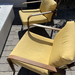 4 Sunbrella Chairs With 4 Matching Ottomans And End Table