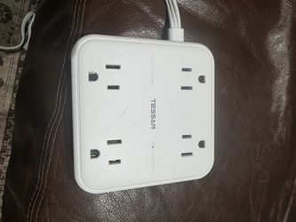 TESSAN 4-Outlet Power Strip with USB-A + USB-C