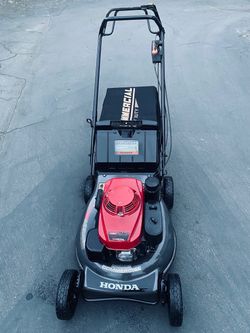 Honda Commercial Self Propelled Lawnmower