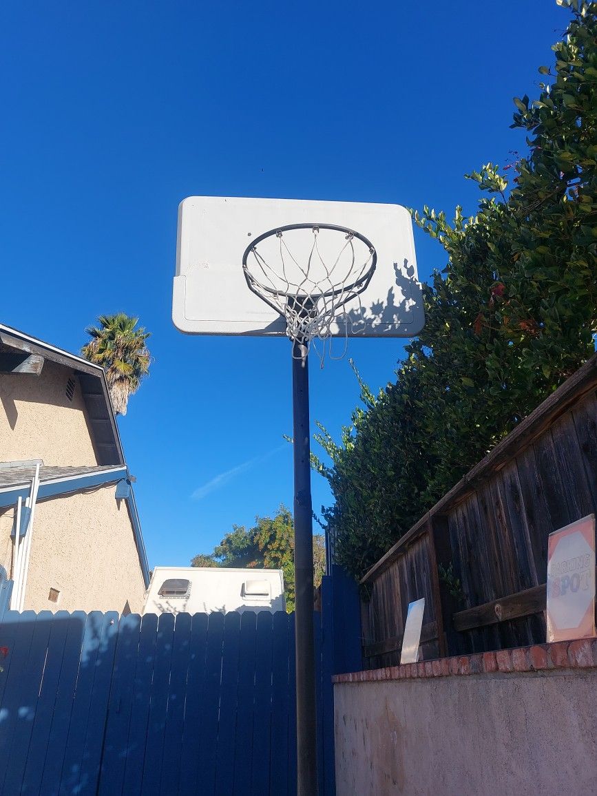 Basketball Backstop With Hoop & New Net