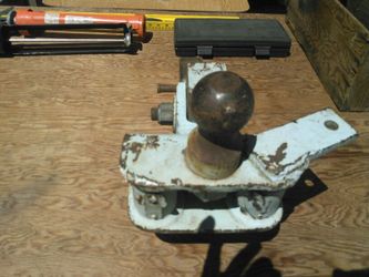 Very heavy duty trailer hitch.