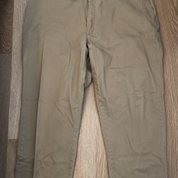 Value Find! Men’s Lee Total Freedom Khakis – 40×32, Ready to Wear