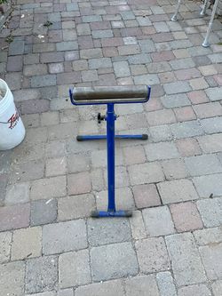 Folding Roller Bar Stand