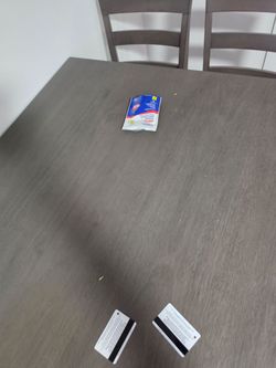 Table with 4 chairs