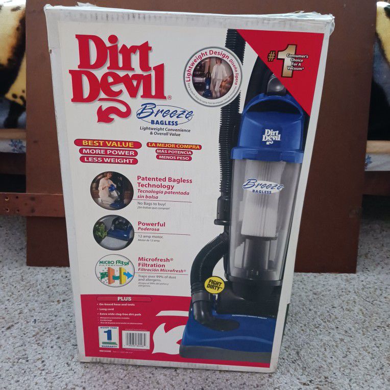 Dirt Davil Bagless Vacuum Cleaner 