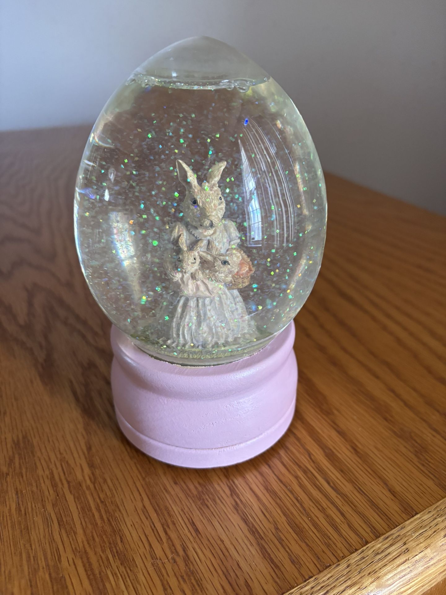 Easter Bunny Snowglobe