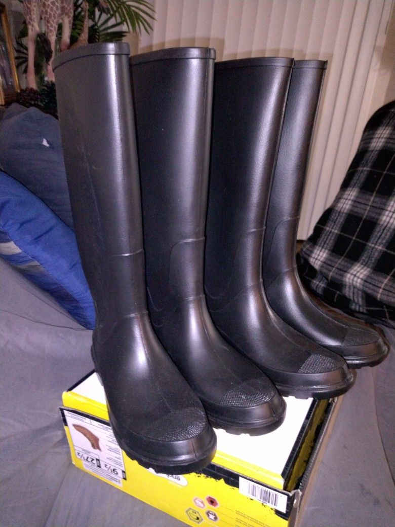 Black Rain Boots