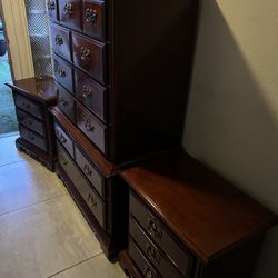 Wood Dresser & 2 Nightstands Set