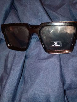 Black Square Frame Sunglasses lv