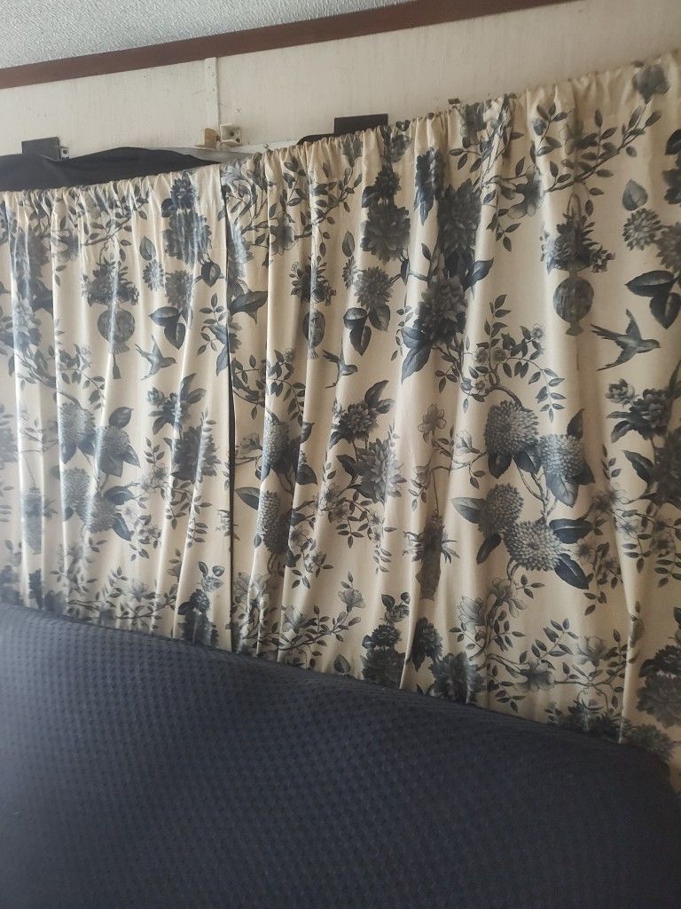Big Curtains Cloth Just Need Cleaning