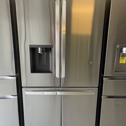 LG 26 cu. ft. Smart Counter-Depth MAX French Door Refrigerator