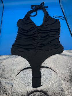 Lulus women’s black ruched halter top M
