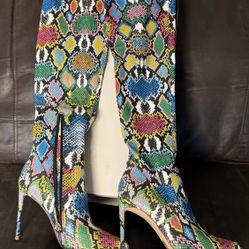 Size 6 Boots With Clutch 