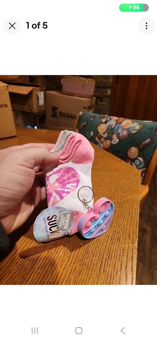 6 Pairs Size Small Girls Socks Toddler 3-8.5 With Bonus Fidget