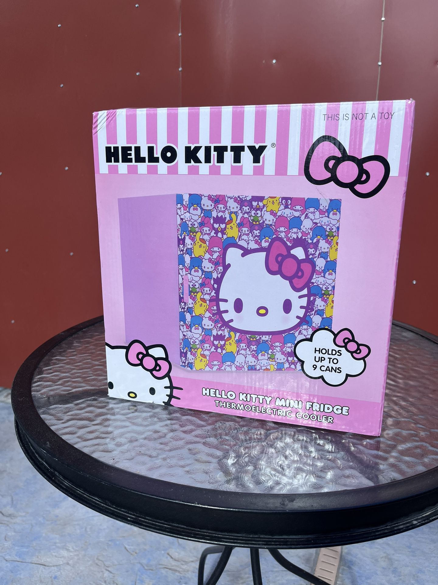 Hello Kitty And Friends Mini Fridge
