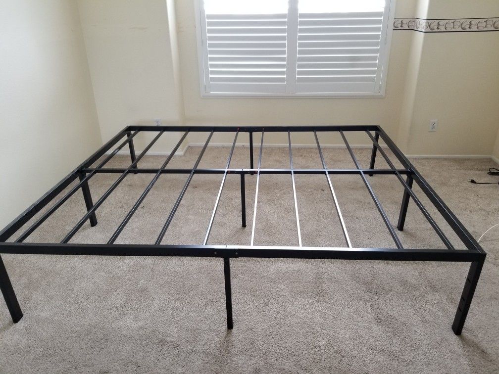 Bed frame black metal