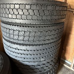 11r22.5 Traction Tires 