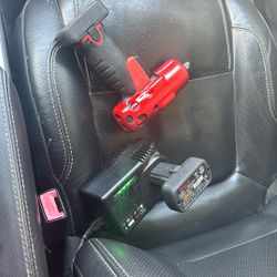 Snap On Impact With 2 Batteries