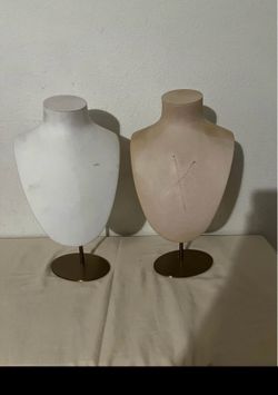 Jewelry necklace holder
