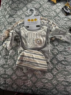 New 0/3M Baby Bodysuit Acessory Pack