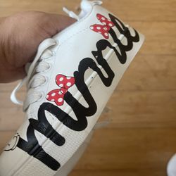 Minnie Mouse Disney Shows New