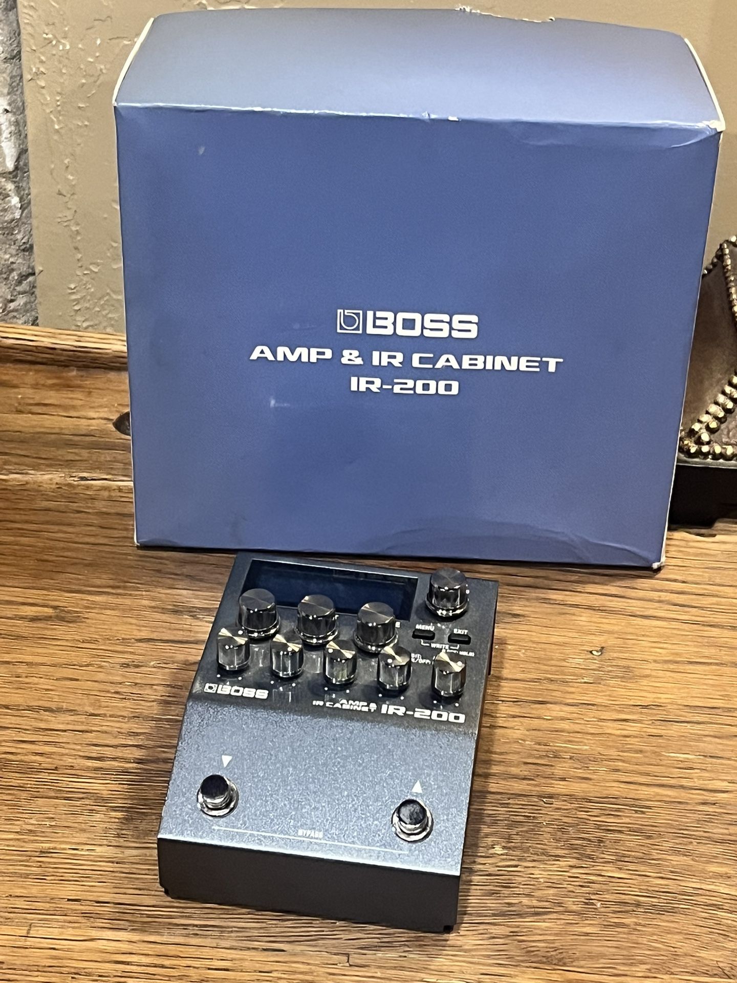 Boss IR 200 Amp & Cabinet