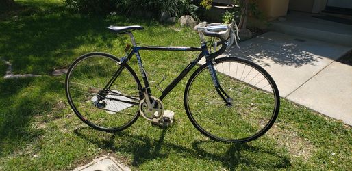 ROAD BICYCLE / ALUMINUM FRAME